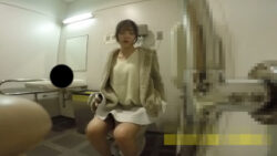女子トイレ盗撮【個人撮影】学校帰りの未満【思春期オナ】隠し撮り！着替えて買い物？／計3名徹底レビュー